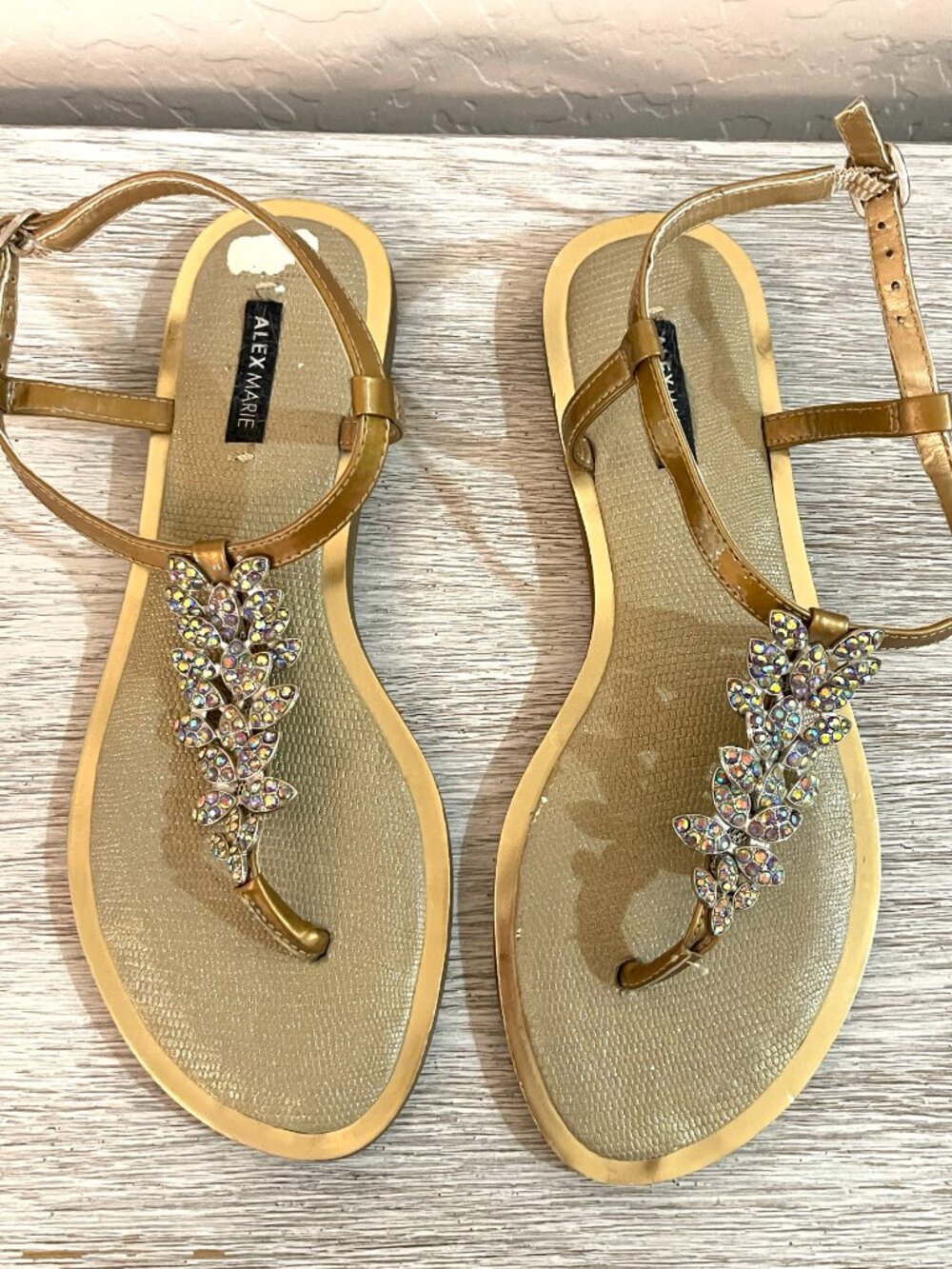 Alex Marie Sandals T Strap Thong Flat Gold Leather Crystals Bling Glam Size 6